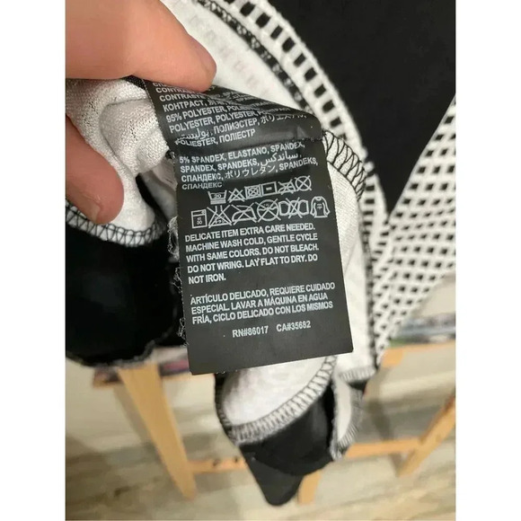 Bebe Black and white grid box peplum shirt size small - Picture 9 of 10